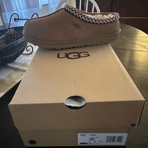 Ugg Tasman slippers chestnut. Paid $250 for them on StockX before Christmas.
